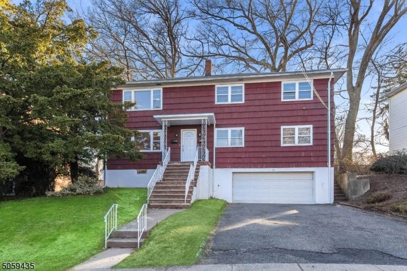 15 Monroe Pl - Photo 1
