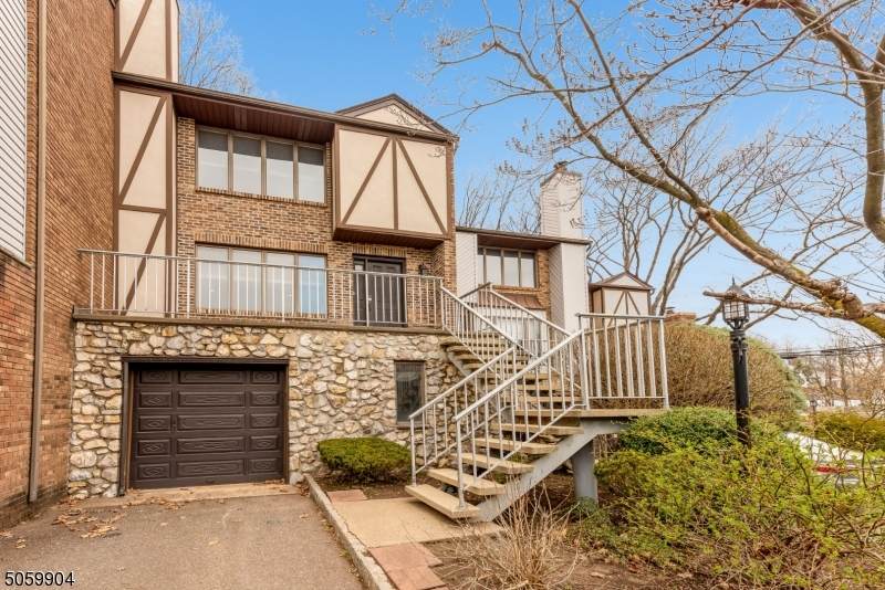 900 Valley Rd - Photo 1