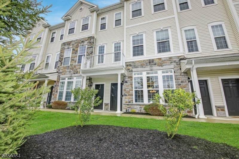 13 Clover Ln - Photo 1