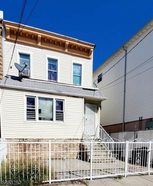 60 Atlantic St - Photo 1