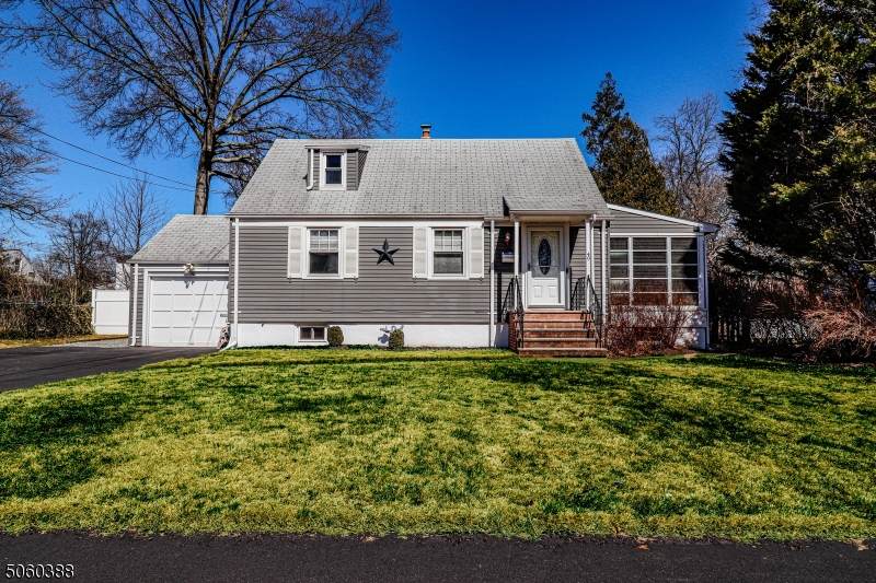 49 Oakland Ave - Photo 1