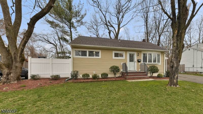 137 Haroldson Pl - Photo 1