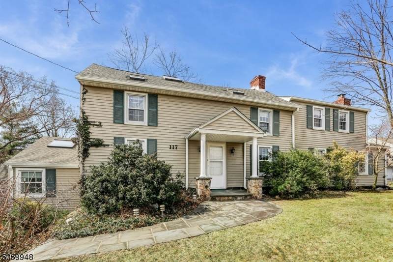 117 Park Ave - Photo 1