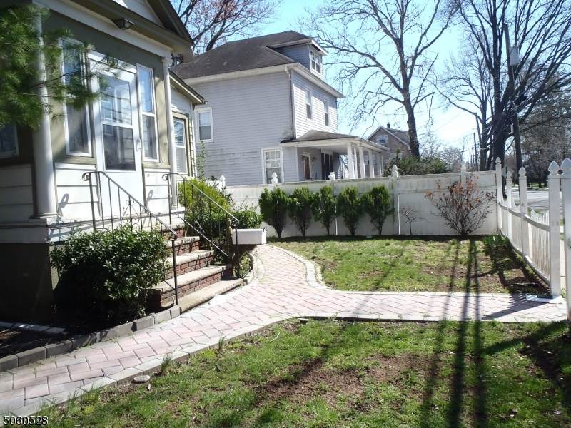 687 Jefferson Ave - Photo 1