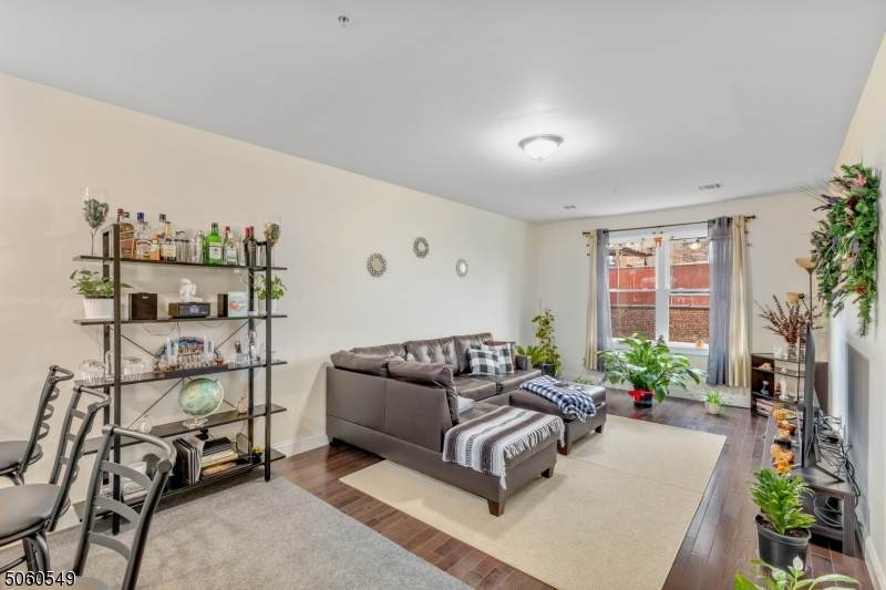 90 Clinton Ave - Photo 1