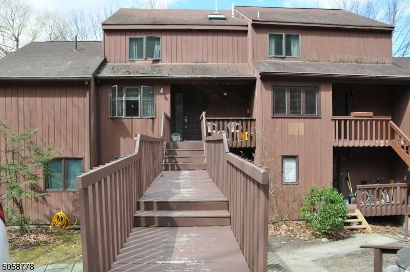 7 Village Way - Photo 1
