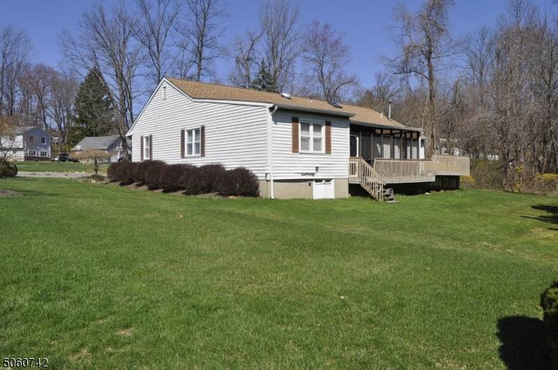 31 Circle Dr - Photo 1