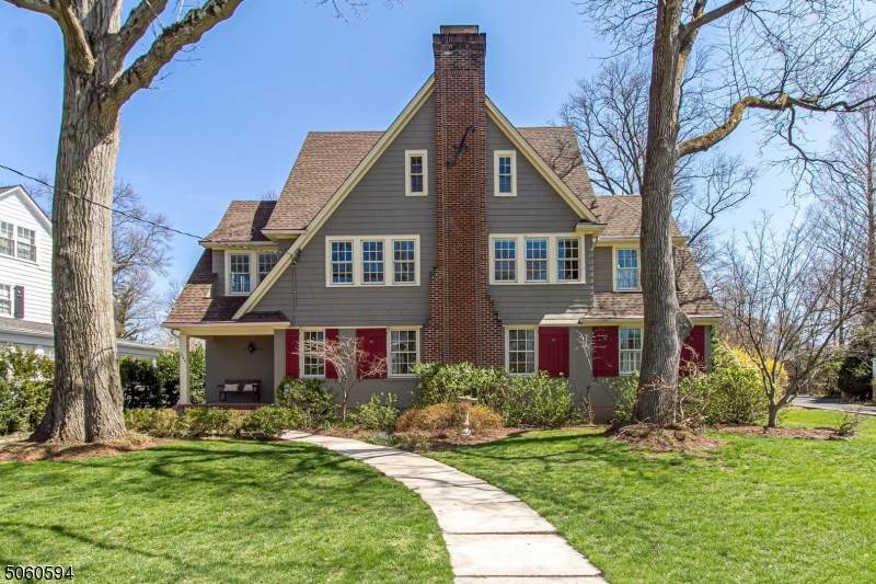 240 Sylvania Pl - Photo 1