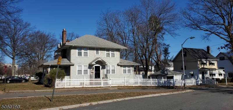 494 N Arlington Ave - Photo 1