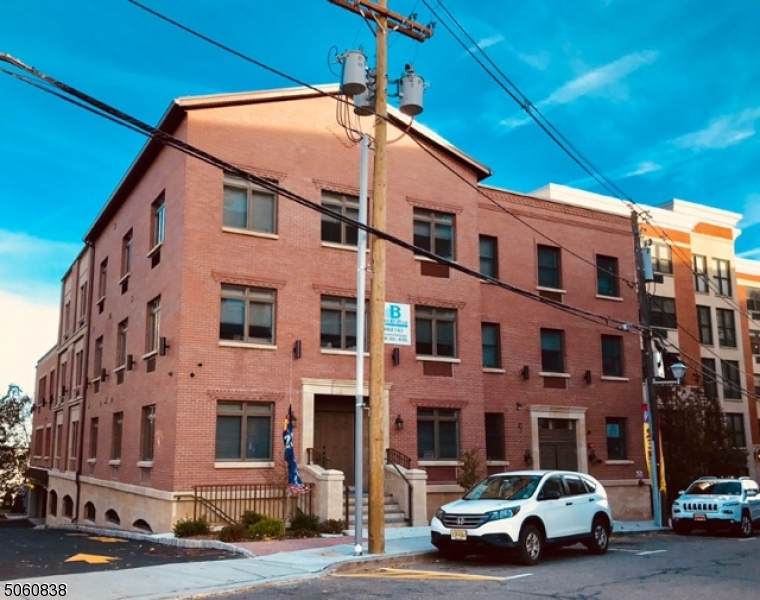 9 Prospect St - Photo 1