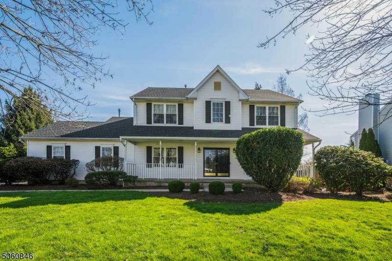 19 Zeller Dr - Photo 1