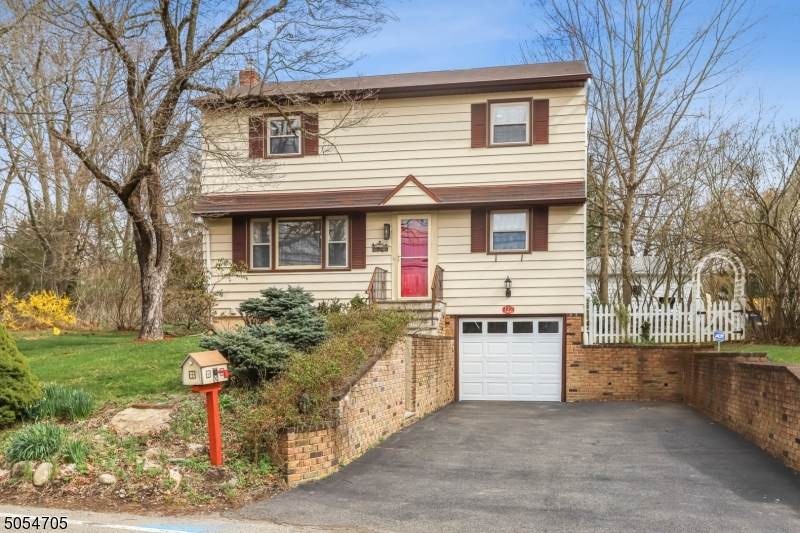 122 Beaufort Ave - Photo 1