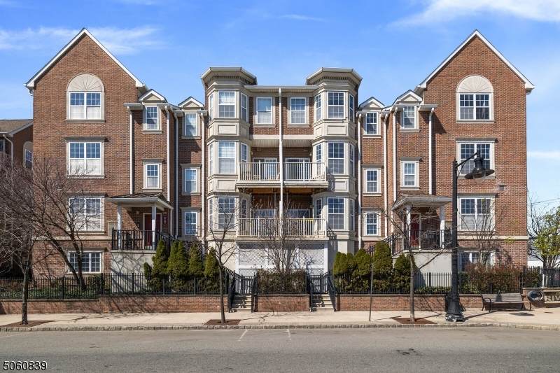 200 Dey St - Photo 1