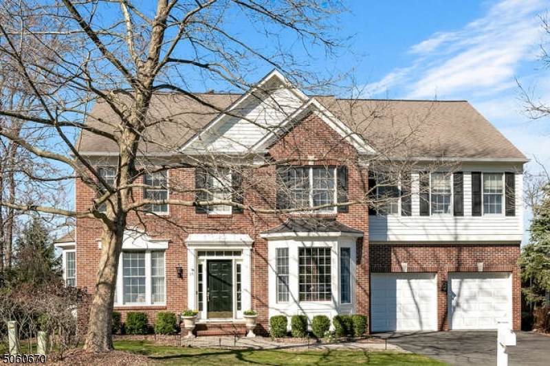 25 Queenberry Way - Photo 1