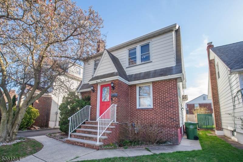 1119 Dewitt Ter - Photo 1