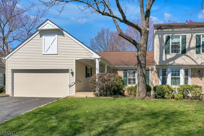 7 Dexter Drive North - Photo 1