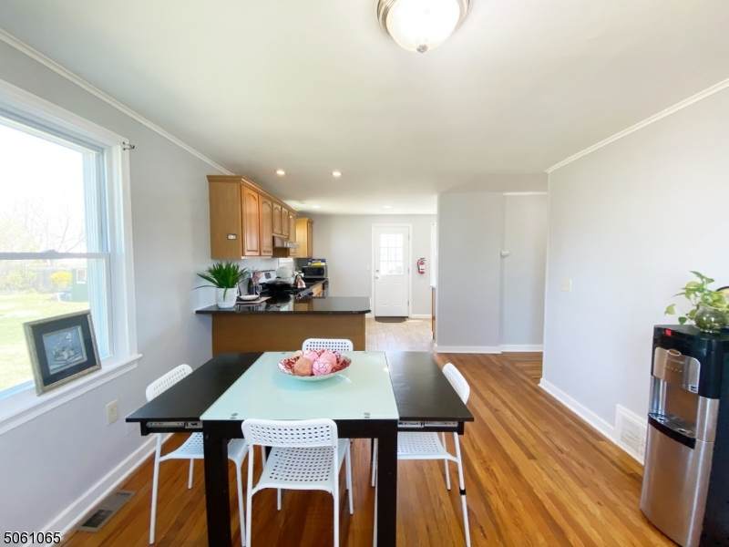 152 N 6th Ave - Photo 1