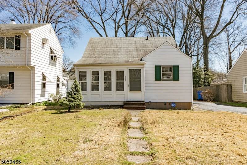 502 E Woodbridge Ave - Photo 1