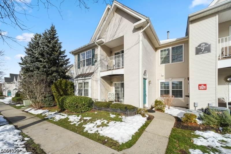 186 Cambridge Ct - Photo 1