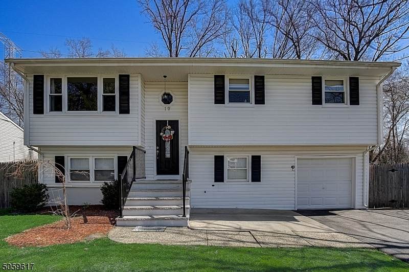19 Dickerson Dr - Photo 1