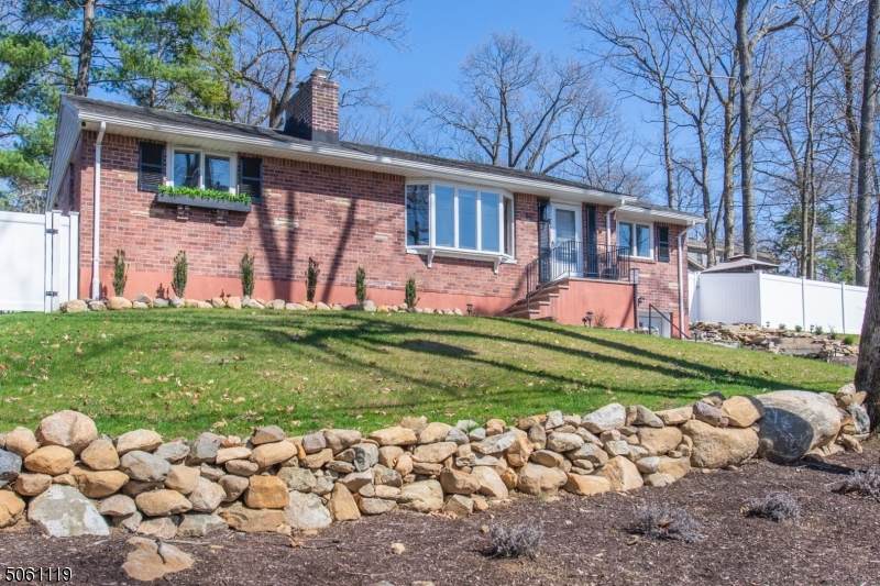 155 Mohawk Trl - Photo 1