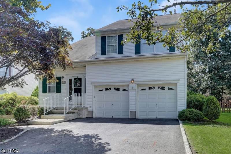 10 Delaney Ct - Photo 1