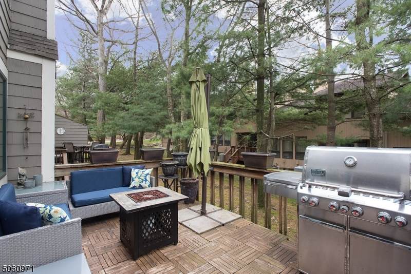 8 Mill Pond Rd - Photo 1