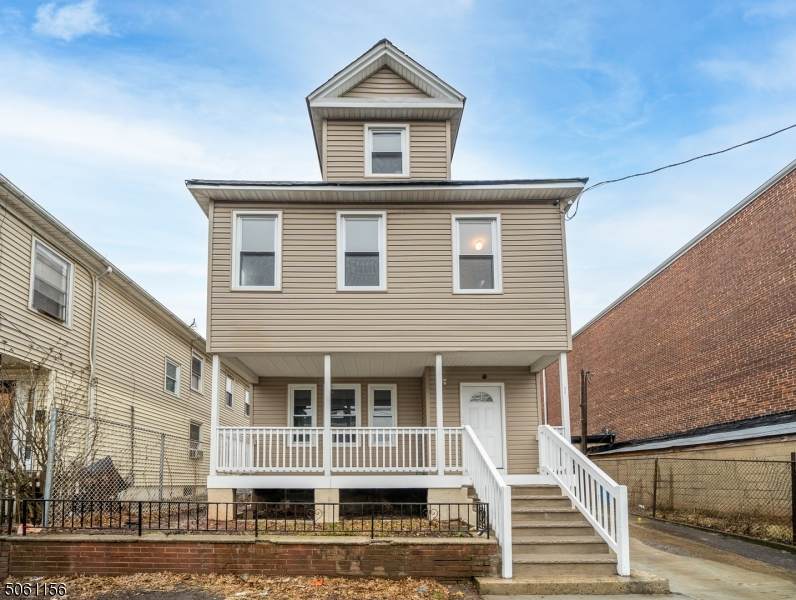 550 Magnolia Ave - Photo 1