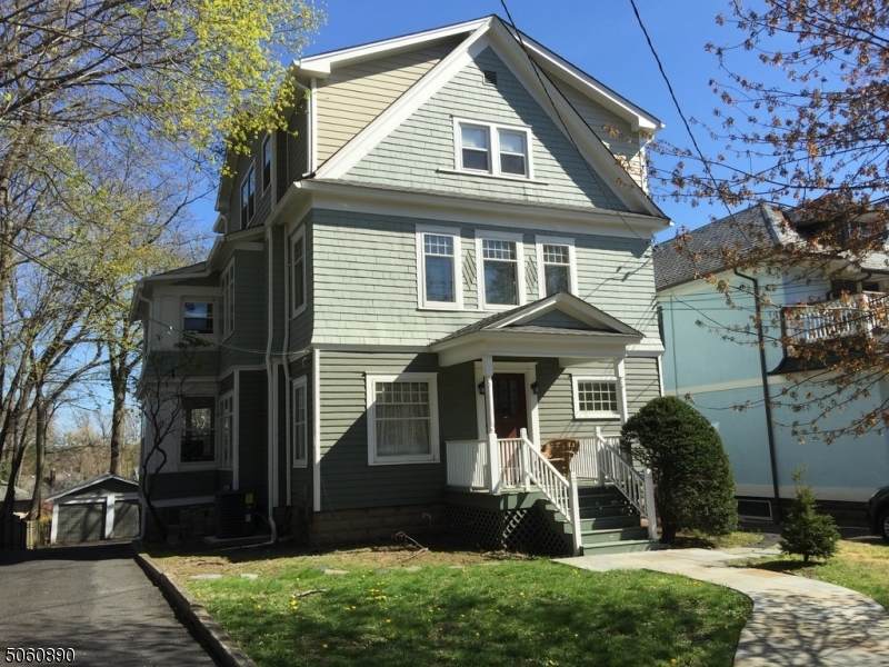 580 Ridgewood Rd - Photo 1