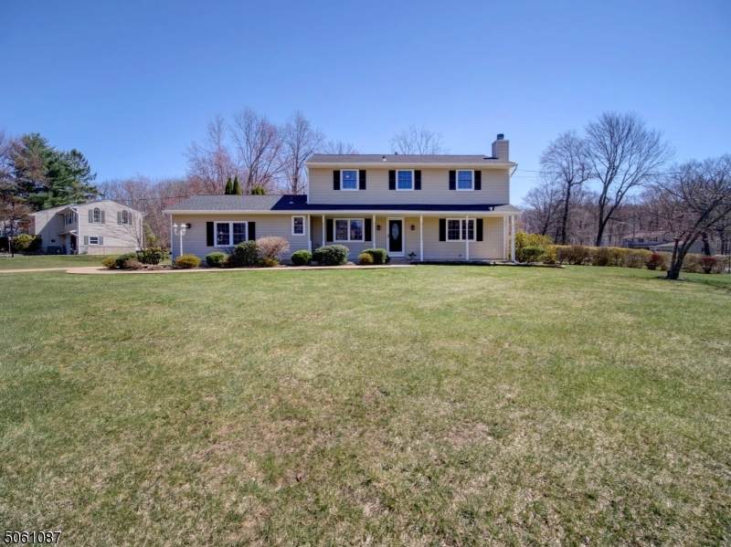 2 Jefferson Dr - Photo 1