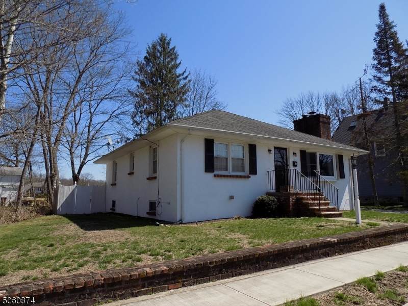 36 Ryerson Ave - Photo 1