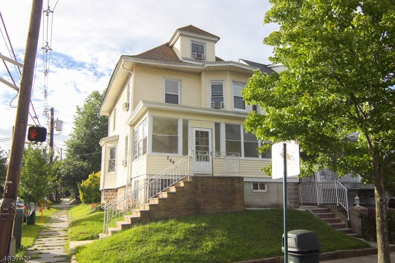 789 Kearny Ave - Photo 1