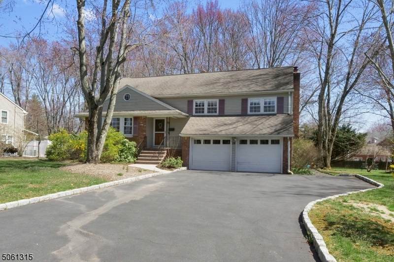 28 Janet Ln - Photo 1
