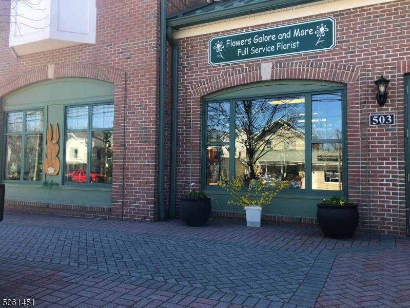 501 Main Street - Photo 1