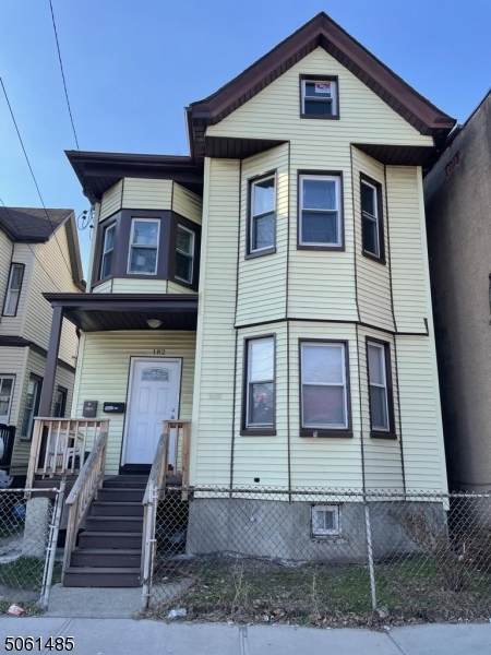 182 Howe Ave - Photo 1
