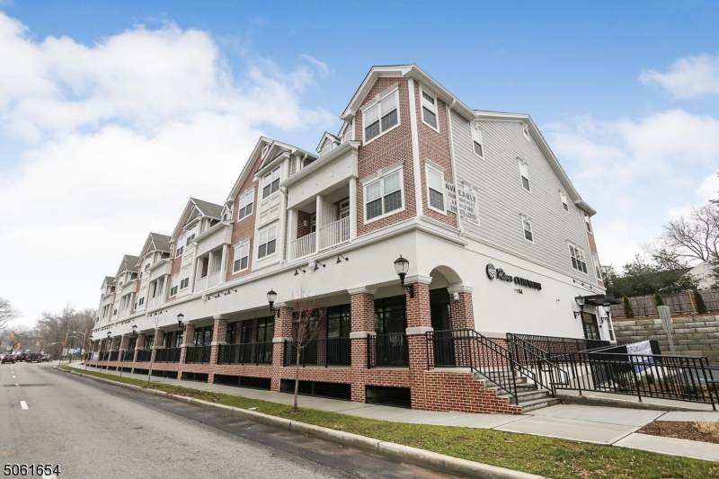 764 Newbridge Rd - Photo 1