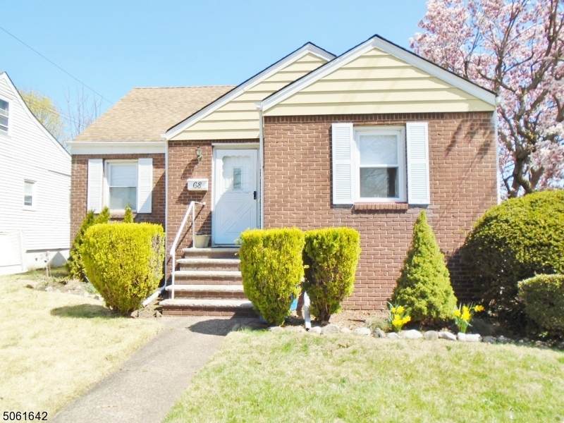70 Martin Ave - Photo 1