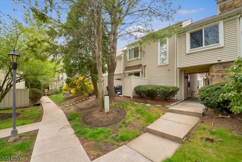 1120 Schmidt Ln - Photo 1