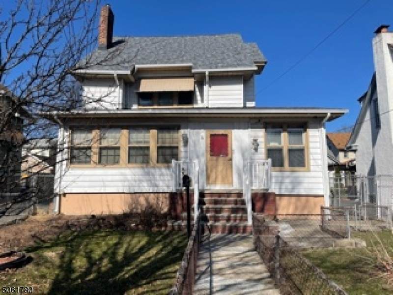 48 N 10th St - Photo 1