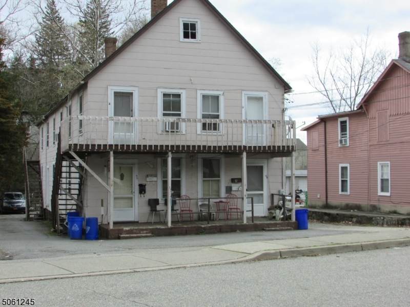 98 Arch St - Photo 1