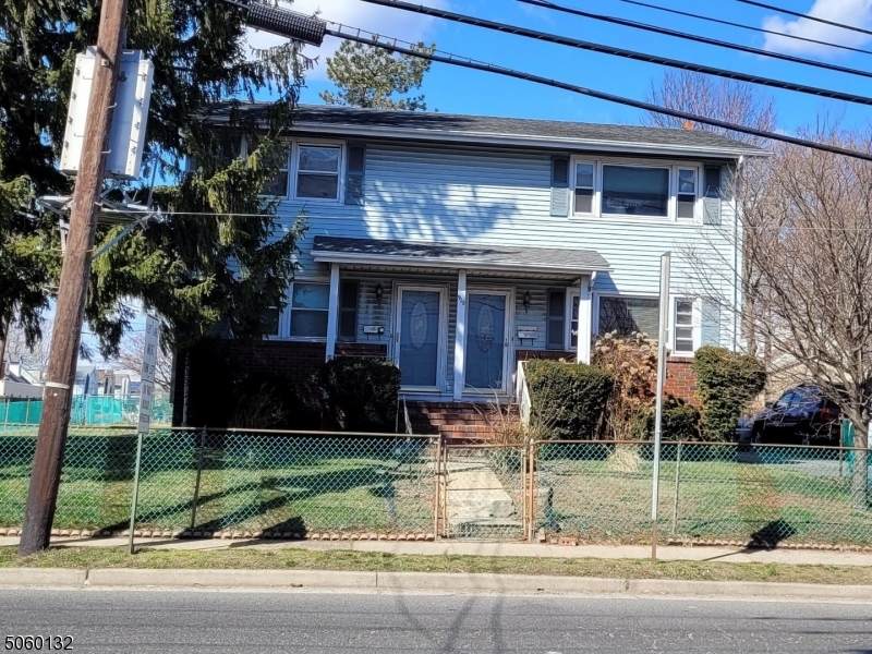 912 Randolph Ave - Photo 1