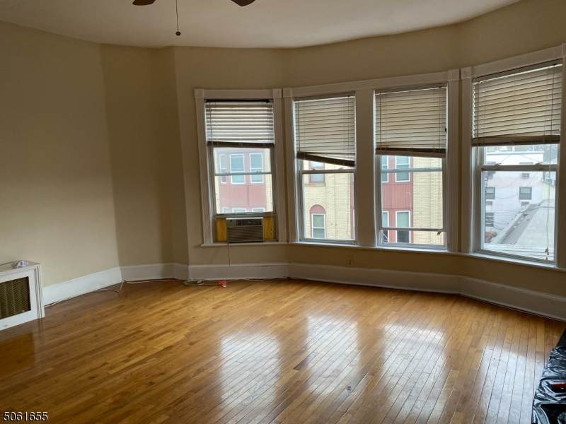 26 Division St - Photo 1