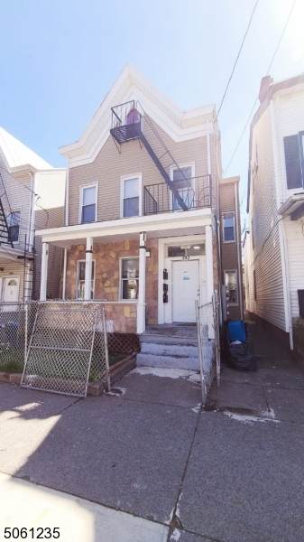 282 Hamilton Ave - Photo 1