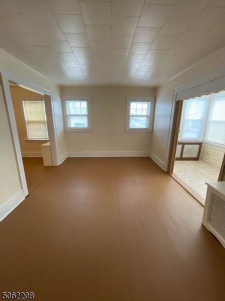 705 Chancellor Ave - Photo 1