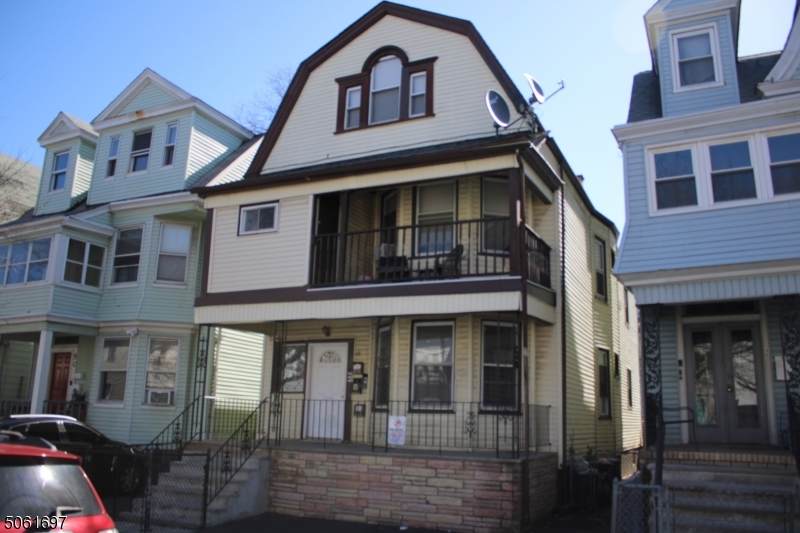 48 N 18th St - Photo 1