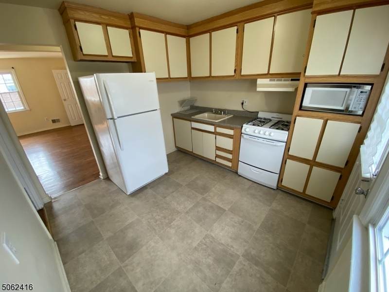 6 Stanford Dr - Photo 1