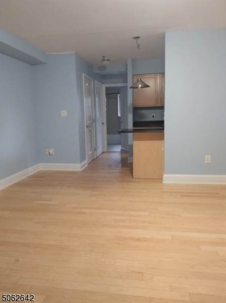 70 S Munn Ave Unit 406 - Photo 1