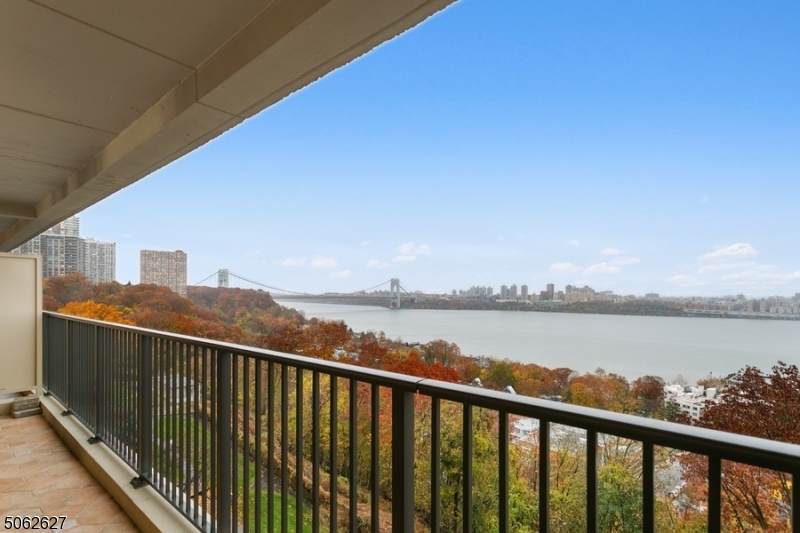 3 Horizon - Photo 1