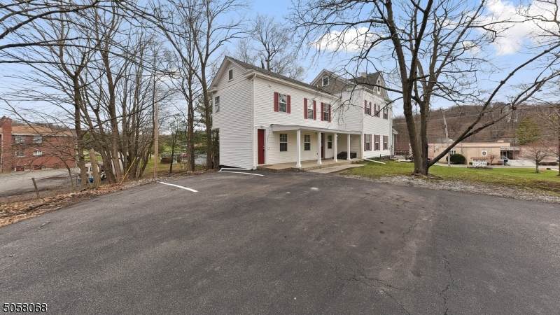 84 Mill St - Photo 1