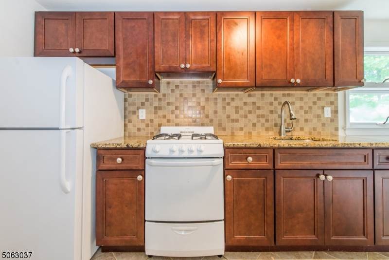 2130 Mackay Ave - Photo 1